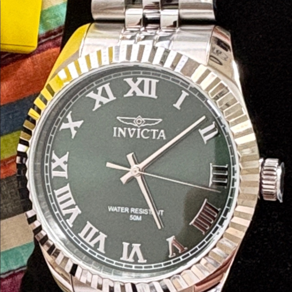 Invicta Specialty Windsor green face
Men's Watch - 43mm, Steel new inbox - Picture 2 of 11